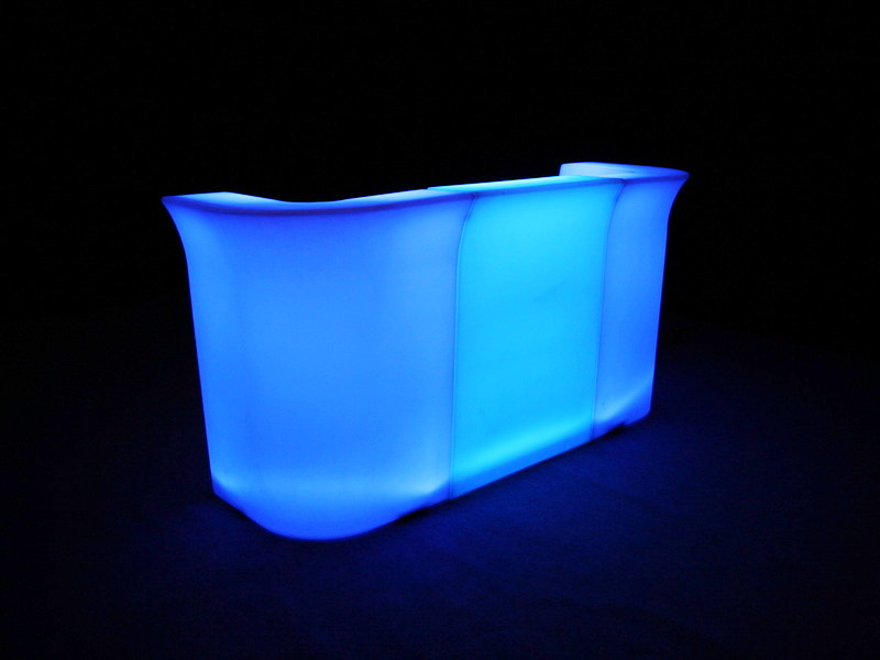 LED-Bar Jumbo beleuchtet mit zwei Eckelementen
